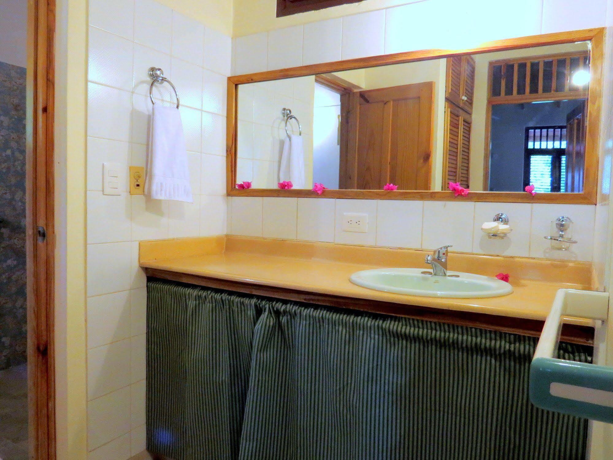 El Pelicano Apart-Hotel Las Galeras Zewnętrze zdjęcie